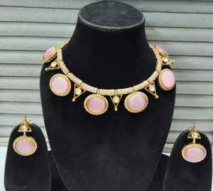 Collier fait main avec collier en pierre de perles naturelles avec boucles d'oreilles bijoux de plage classiques en laiton pour mariage et fête - Product Image 1