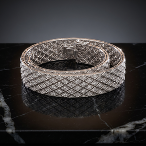 สร้อยข้อมือแบบลิงค์ลายเพชรทรงปริซึม - Product Image 1