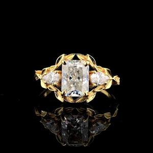 2.40Ct Radiant Cut Moissanite Aniversario Anillo unisex Vintage Oro amarillo Pave Ajuste Trendy 925 Sterling Silver - Product Image 4