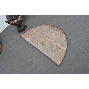 พรมขนสัตว์ตุรกีวินเทจ2.5ft x 1.5ft สีเบจคลาสสิกพื้นที่ขนาดใหญ่ที่มีรูปแบบนามธรรมสำหรับห้องโถงหรือห้องน้ำยางได้รับการสนับสนุน" - Product Image 2