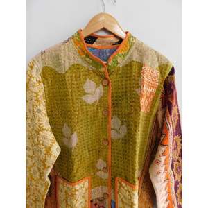 Chaqueta de Algodón Kantha para Mujer, Corta, de Invierno, Acolchada, Ecológica, Transpirable, con Botones y Estampado Floral Tejido - Product Image 3