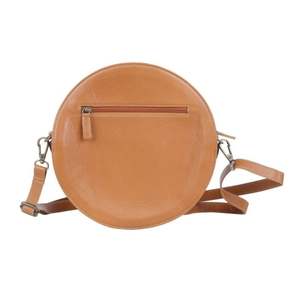 Sac fourre-tout en cuir rond de luxe pour femmes Style occidental repoussé à la main Design floral et solitaire prêt à stocker sac de cantine pour femmes - Product Image 5