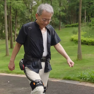 Dispositivo di assistenza alla deambulazione con esoscheletro leggero per la riabilitazione delle gambe e l'allenamento della mobilità - Product Image 1