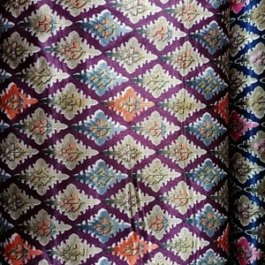 Tissu d'impression numérique en polyester exclusif Couleurs vibrantes Ultra doux, durable et léger Parfait pour les textiles de maison à la mode - Product Image 5