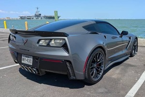 Chevrolet Corvette Z06 Coupé 2024 d'occasion, conduite à gauche, automatique, aspiration naturelle, cuir foncé, toit ouvrant panoramique R15, à vendre - Product Image 4