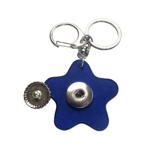 Bijoux de bouton pression de porte-clés en cuir PU de couleur personnalisée de haute qualité - Product Image 3
