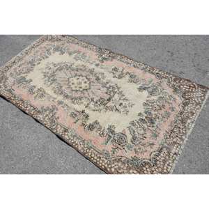 Tapis turc classique vintage en laine beige marron 3.7x6.8 pieds fait à la main avec motif de patchwork rectangle en latex pour chevet - Product Image 4