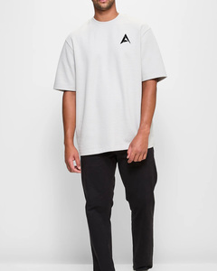 Hot Trend 100% algodón suave y transpirable tela media manga camiseta para hombres con logotipo personalizado bordado e impresión Digital - Product Image 5