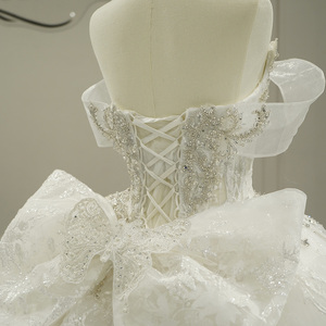 Robe de mariée longue en dentelle et sequins avec appliques en cristal, modèle GT26062, pour femme - Product Image 6