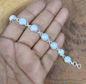 Bracelet en argent sterling opale laiteux, élégant, réglable, pierre précieuse, bijoux faits à la main, cadeau pour femmes - Product Image 4