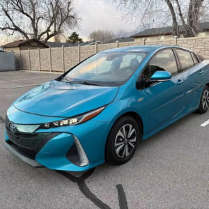 Toyota Prius Prime Plus 2018, Transmisión Automática, Interior Oscuro, Cámara Trasera, Sedán en Venta - Product Image 1
