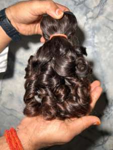 Venta al por mayor 100% Natural Raw Bouncy Curly Indian Remy Hair Bundles Extensiones de cabello humano: No modelo permanente - Product Image 3