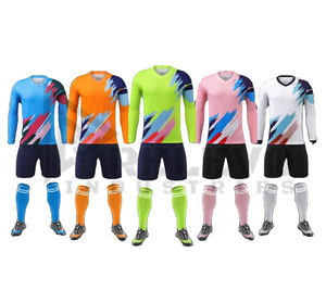 Conjunto de Uniforme de Fútbol Sublimado para Otoño, Transpirable y de Secado Rápido, Ropa Deportiva de Fútbol con Pantalones Cortos, Edición Personalizada para Jugadores - Product Image 5