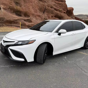 Auto Usado Económico Toyota Camry SE Nightshade 2023 con Volante a la Izquierda - Product Image 1