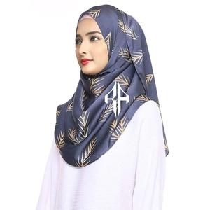 Nuevas bufandas personalizadas al por mayor para mujer, Material de seda 100%, alta calidad superior con la mejor nueva llegada, logotipo personalizado para mujer - Product Image 3