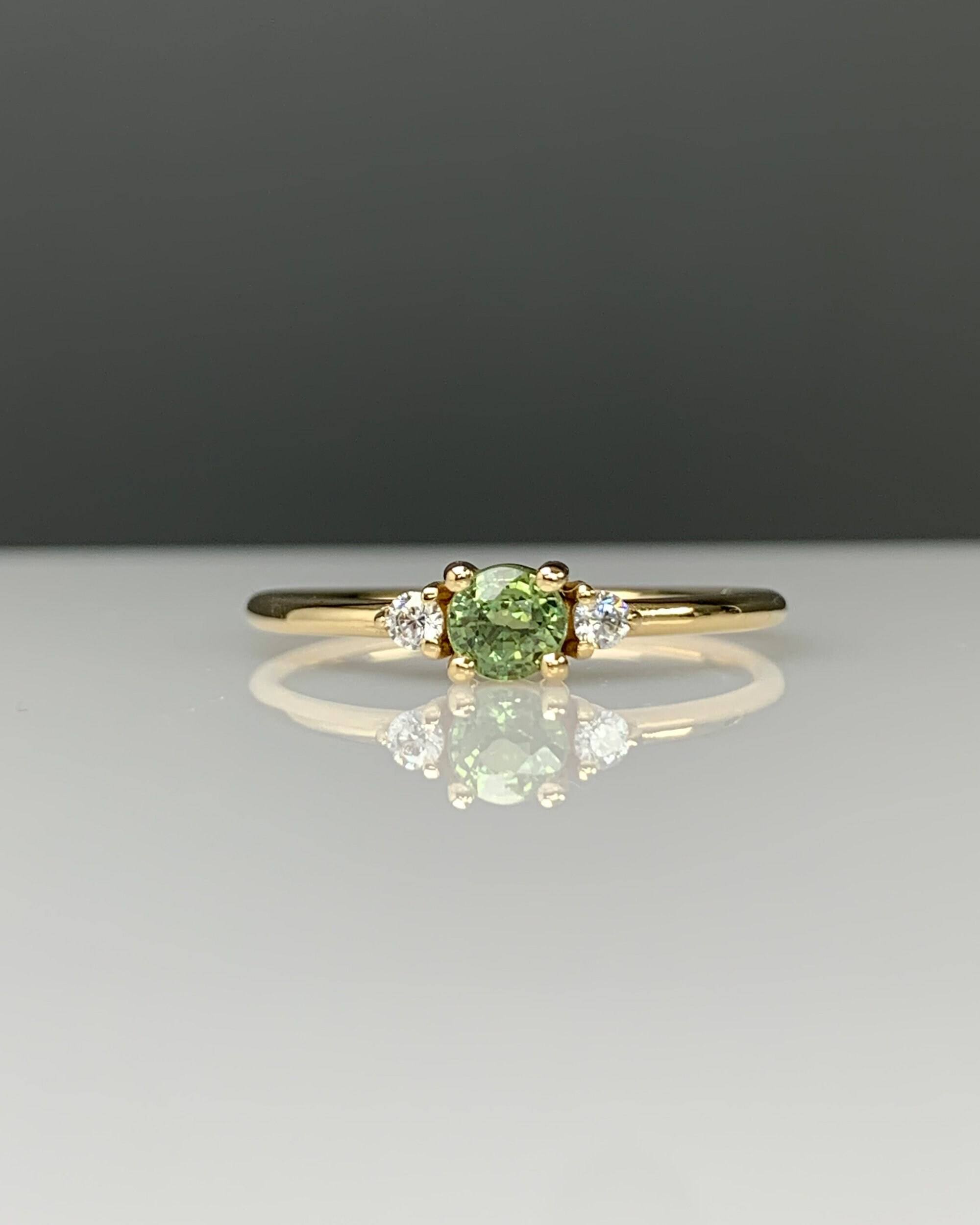 สีเขียว