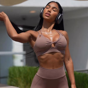 Soutien-gorge de sport pour femme avec logo personnalisé de haute qualité yoga grande taille personnalisé fitness gym dos croisé push up avant torsion - Product Image 2