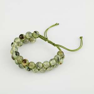 Bracciale in pietra naturale Prehnit da 8 mm con doppia fila di macramè - Product Image 2