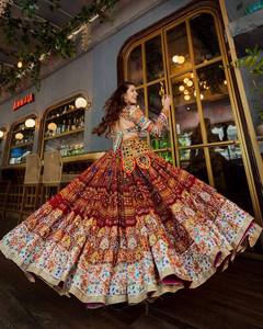Nuevo diseñador de fiesta y boda desgaste mantequilla seda Digital impreso y espejo Real trabajo Lehenga Choli con Dupatta listo para usar - Product Image 4