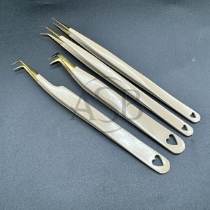 Pinzas para Extensión de Pestañas Hechas a Mano con Logotipo Personalizado, Color Marrón Nude, Acero Inoxidable Sostenible, Agarre Fuerte, Punta Puntiaguda, Probadas a Mano - Product Image 3