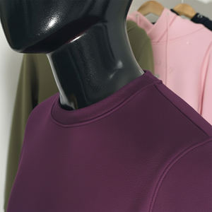 Sweat-shirt à col rond ample en molleton de coton avec patch brodé personnalisé, imprimé en relief, épaules tombantes, pour femmes - Product Image 4