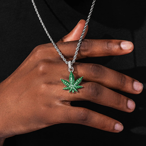 Pendentif Hip Hop pour homme en alliage doré personnalisé serti de diamants - Product Image 4