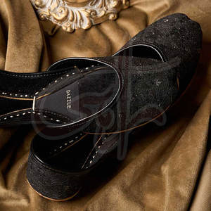 Vente directe d'usine, chaussures Khussa durables pour femmes, dessus en similicuir antidérapant, semelle antidérapante, prix bas, fabriqué au Pakistan - Product Image 3