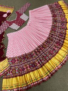 Mantequilla seda Lehenga Choli con Gota Zari impresión Digital elegante con espejo Real trabajo a mano y Gota Zari borde de encaje elegante Dupatta - Product Image 2