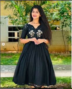 Vestido de encaje con estampado floral personalizado Unity Luxure Premium Kota, botones de perlas naturales, transpirable, lavable, informal, estilo acampanado para verano. - Product Image 1