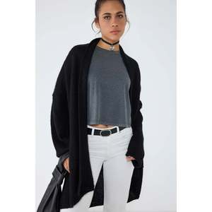 Camiseta Corta con Adornos de Piedras - Product Image 1