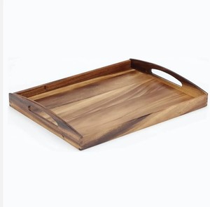 Plateau de service rectangulaire en bois d'acacia de couleur naturelle fait à la main de qualité supérieure avec poignées pour servir le thé, le café et la décoration - Product Image 2