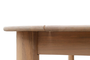 Table à manger en bois d'acacia massif conçue pour les repas en famille, offrant une construction durable et une structure stable - Product Image 4
