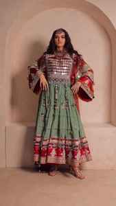 NOUVELLE ROBE POUR FEMMES AFGHAN KUCHI TRIBAL TRADITIONNEL LONGUEUR AU SOL FAIT MAIN AVEC FERMETURES À GLISSIÈRES EN DENTELLE 2025 DESIGNS - Product Image 5