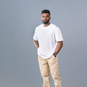 Camiseta de algodón 100% de calidad superior hecha a medida patrón sólido ajuste Regular de gran tamaño al por mayor camiseta de ajuste Regular - Product Image 1