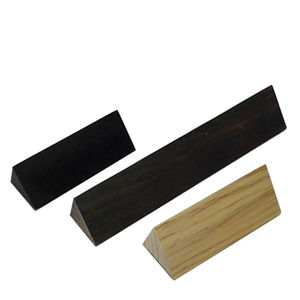 Targhette in Legno Bifacciali, Porta Nome da Scrivania in Pino per Ufficio, Blocco Triangolare per Segnaletica in Aula - Product Image 1