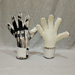 ถุงมือผู้รักษาประตูฟุตบอลแบบมืออาชีพปรับแต่งได้ยางลาเท็กซ์หนังพียูสำหรับการป้องกันในการเล่นกีฬา - Product Image 6