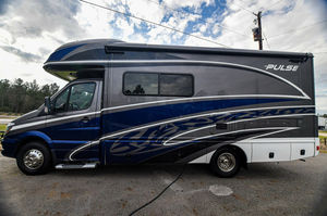 Autocaravana de Lujo Fleetwood Pulse 24B Clase C 2019 Blanca para Acampar, Usada, Emisión Euro 5, Capacidad para 4-6 Pasajeros, Piso Acrílico - Product Image 4
