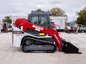 Chargeuse compacte TAKEUCHI TL10V2 d'occasion de 2018, mini-chargeuse, pompe hydraulique MOOG, capacité de charge nominale de 200 tonnes, à vendre - Product Image 5