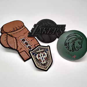 Écusson en cuir PU pour vêtement en jean Matériau écologique Fabriqué en relief Étiquette pour jean Logo Marque Personnalisée pour vêtements de mode - Product Image 2