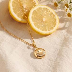 Jeulia Plaqué Or 18K pour Breloque Smiley - Bijou Zircon Mignon Cadeau - Product Image 6
