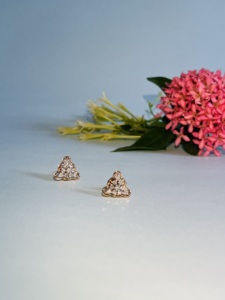 Exclusivo 14K oro rosa curvado triángulo pendiente natural H I redondo brillante corte diamante pendientes SI3 I1 proveedor al por mayor - Product Image 3