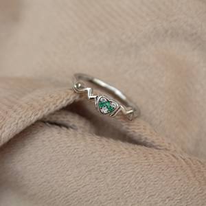 Bague minimaliste légère en argent sterling 925 pour femme, en forme de cœur, avec zircon cubique serti à griffes, bijou à porter au quotidien - Product Image 2