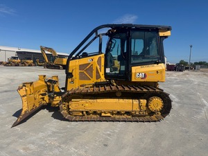 Topadora de cadenas Caterpillar 3301 usada para movimiento de tierras en construcción y minería - Product Image 6