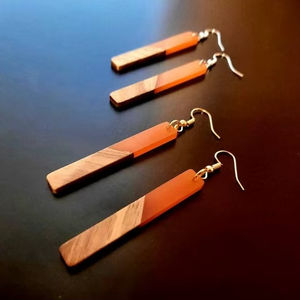 Pendientes de Madera de Moda, Artículo de Venta Caliente, Pendientes para Mujer Hechos de Resina y Madera para Fiesta, Pendientes Hechos a Mano en India para Mujer - Product Image 1