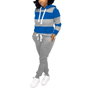 Ensemble survêtement et sweat-shirt à capuche pour femme, avec broderie personnalisée, coupe courte, surdimensionnée, effet délavé, effet déchiré, lavage à l'acide, fermeture éclair - Product Image 3