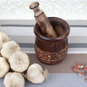 Mortero y Maja de madera tallada | Molinillo para hierbas, especias y uso en cocina, madera de mango natural grabada | Mortero hecho a mano - Product Image 3
