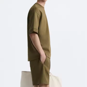 Ensemble de vêtements de sport pour hommes, t-shirt oversize court de luxe, pantalon court ample, streetwear, été, respirant, tricoté - Product Image 3