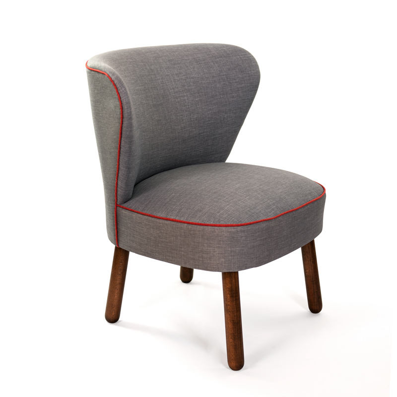 สีเทาเข้ม