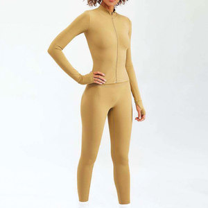 Conjunto de 3 Piezas de Chaqueta de Yoga y Leggings de Gimnasio Transpirables, Sólidos y de Alta Calidad con Logotipo Personalizado, Ropa Deportiva sin Costuras para Mujer - Product Image 1