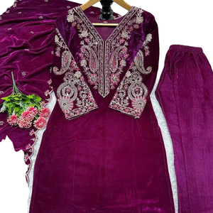 Modèle fantaisie Salwar Kameez en trois pièces en velours de travail de broderie lourde du fournisseur indien pour vêtements de fête disponibles à la vente - Product Image 1